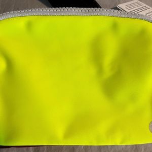 Lululemon Everywhere Belt Bag